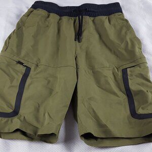Under Armour SportStyle Elite Cargo Shorts 9.5” Inseam Green Men’s Medium Fitted
